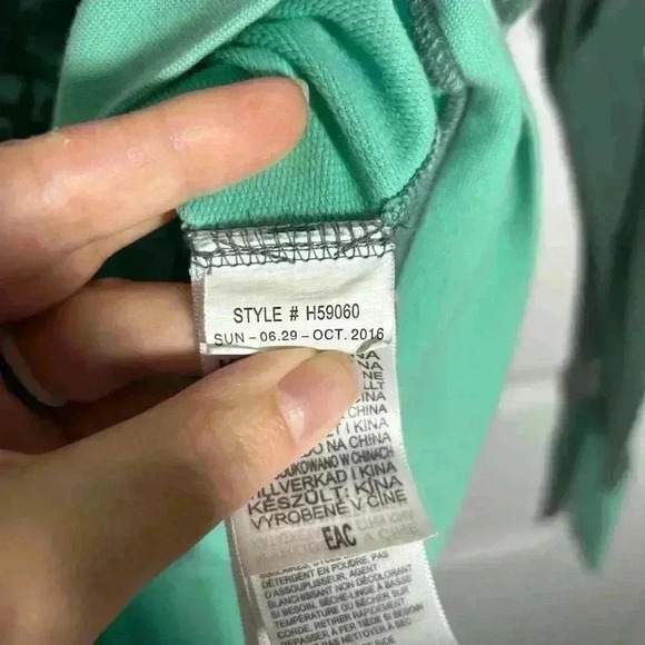 Marmot hooded sweatshirt jacket. Women’s Medium. Full zip. Teal and grey/green. - Picture 8 of 10